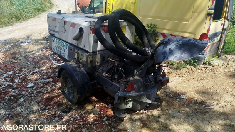 Machine a chape Lancy - TM2500 - 2385heures - Građevinska oprema: slika 2 Machine a chape Lancy - TM2500 - 2385heures - Građevinska oprema: slika 2