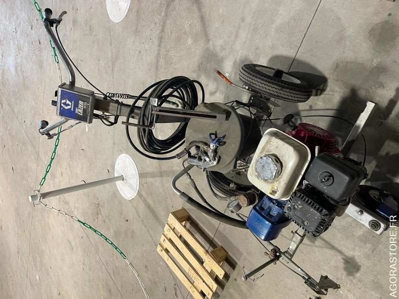 Machine peinture routière - Građevinska oprema: slika 3 Machine peinture routière - Građevinska oprema: slika 3