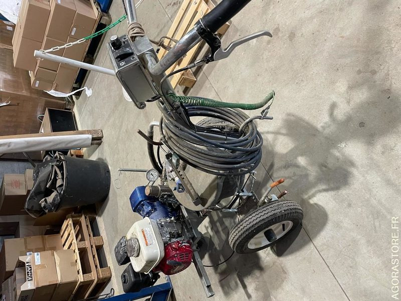 Machine peinture routière - Građevinska oprema: slika 2 Machine peinture routière - Građevinska oprema: slika 2