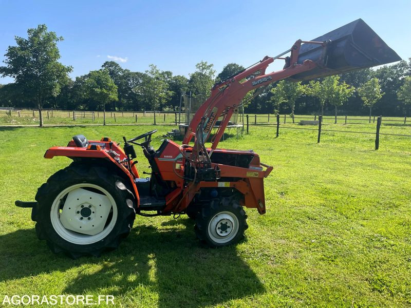 Micro-tracteur Kubota L1-185 - Traktor: slika 2 Micro-tracteur Kubota L1-185 - Traktor: slika 2