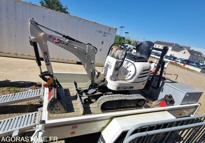 Mini Pelle 1T JCB 8010CTS + Remorque - 2023 / (NEUVE) 19 HEURES (EMF201) - Mini bager: slika 1 Mini Pelle 1T JCB 8010CTS + Remorque - 2023 / (NEUVE) 19 HEURES (EMF201) - Mini bager: slika 1