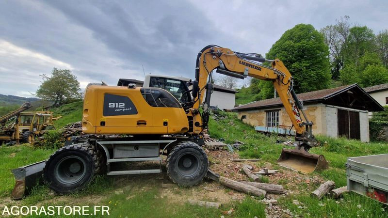 PELLE A PNEUS A912 COMPACT 2 godets - LIEBHERR - 2019 - 2820h - Bager: slika 2 PELLE A PNEUS A912 COMPACT 2 godets - LIEBHERR - 2019 - 2820h - Bager: slika 2