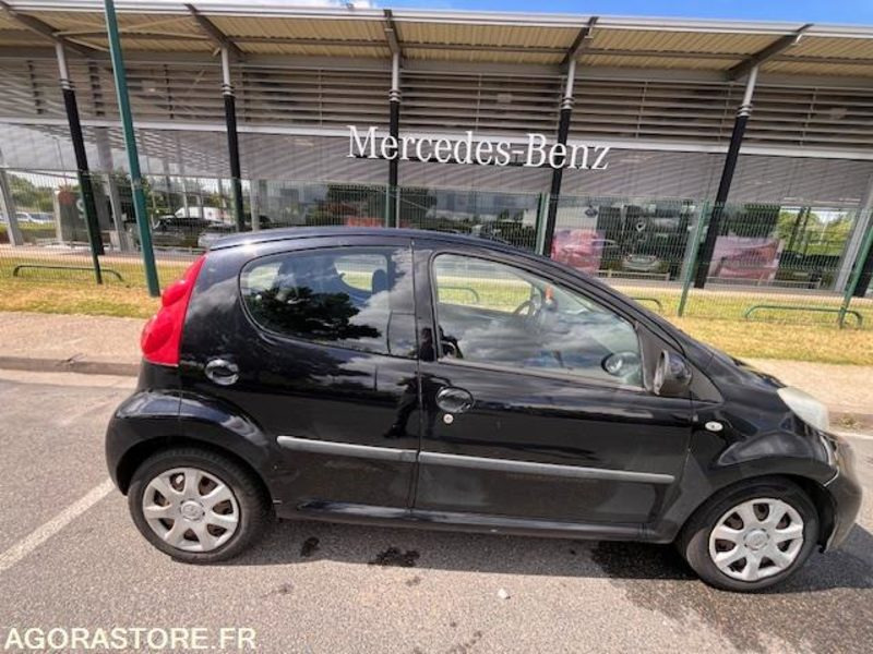 PEUGEOT 107 1.4 HDI - Automobil: slika 2 PEUGEOT 107 1.4 HDI - Automobil: slika 2