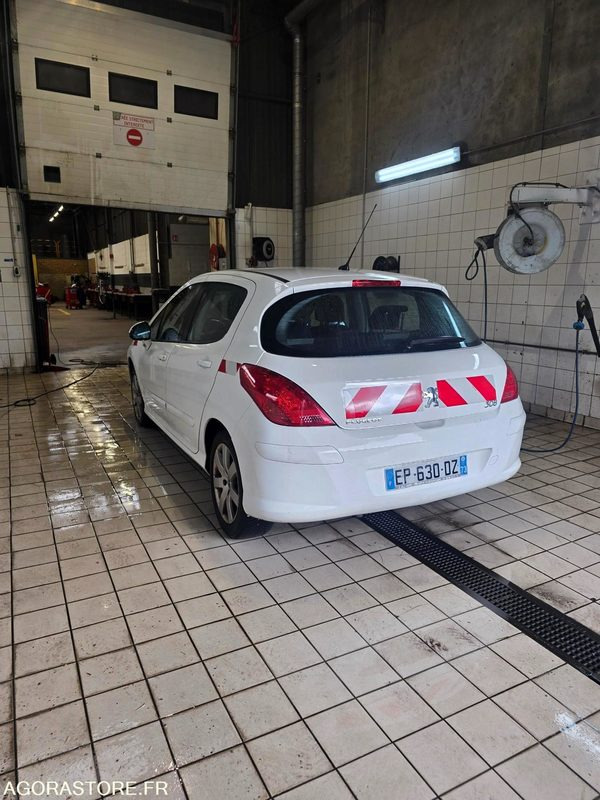 PEUGEOT 308 - Automobil: slika 2 PEUGEOT 308 - Automobil: slika 2