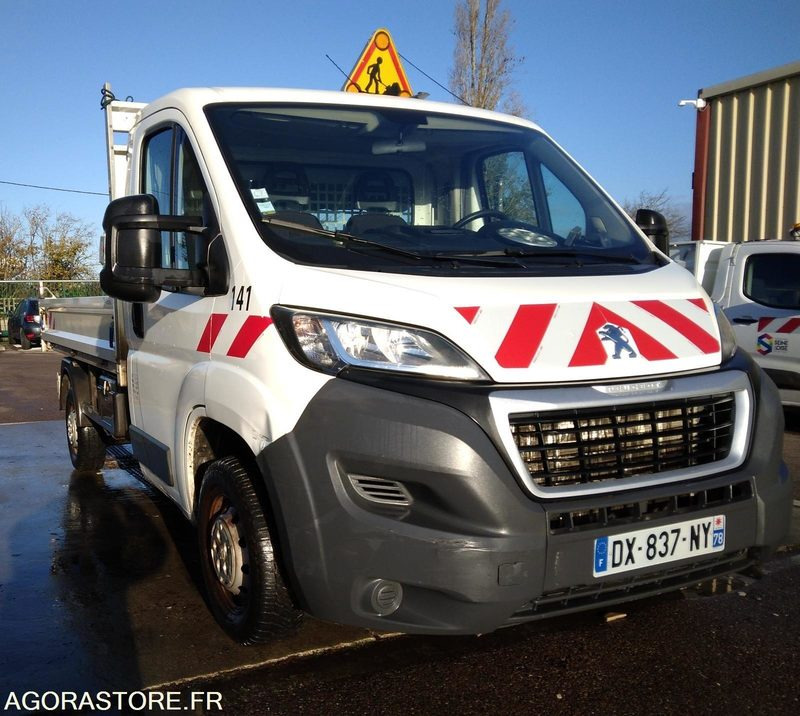 PEUGEOT BOXER benne basculante - 2015 - 112006 km - GAZOLE - Dostavno vozilo kiper: slika 2 PEUGEOT BOXER benne basculante - 2015 - 112006 km - GAZOLE - Dostavno vozilo kiper: slika 2