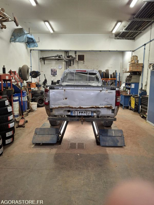 PICK UP D MAX   ISUZU - Pikap: slika 2 PICK UP D MAX   ISUZU - Pikap: slika 2