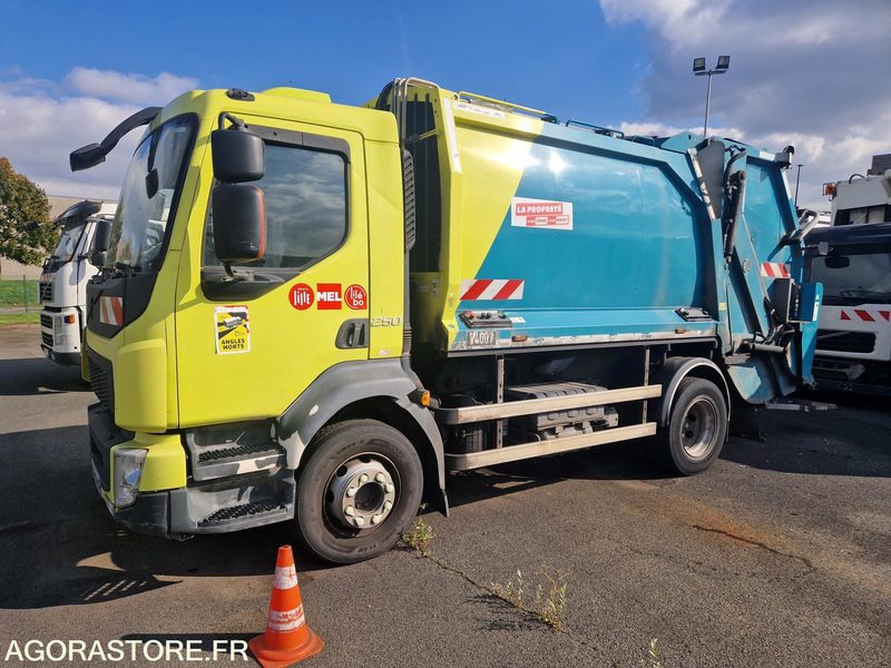 PORTEUR BOM 16T VOLVO GEESINK (C4007) 2014 (215740 KMS) - Kamion za smeće: slika 2 PORTEUR BOM 16T VOLVO GEESINK (C4007) 2014 (215740 KMS) - Kamion za smeće: slika 2
