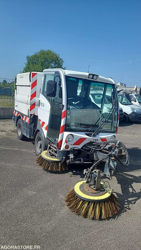 PRO 154 - CITYCAT 2020 - 47019KM - 2010 - Baštenska oprema: slika 2 PRO 154 - CITYCAT 2020 - 47019KM - 2010 - Baštenska oprema: slika 2