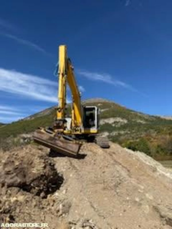 Pelle New Holland E135SR-1ES Diesel 2007 - Bager guseničar: slika 3 Pelle New Holland E135SR-1ES Diesel 2007 - Bager guseničar: slika 3