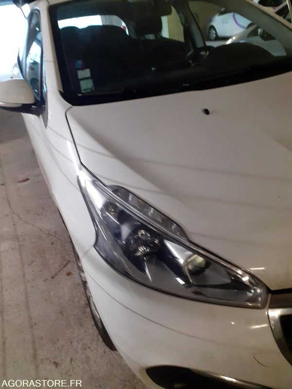 Peugeot 208 - 2015 - 195014kms - Automobil: slika 3 Peugeot 208 - 2015 - 195014kms - Automobil: slika 3
