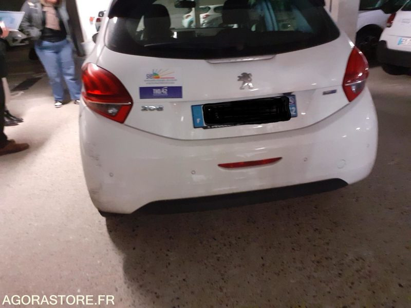 Peugeot 208 - 2015 - 210947kms - Automobil: slika 2 Peugeot 208 - 2015 - 210947kms - Automobil: slika 2