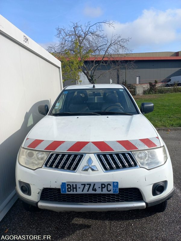 Pick-up Mitsubishi L200 de 2011 (réf. 4229) - Pikap: slika 2 Pick-up Mitsubishi L200 de 2011 (réf. 4229) - Pikap: slika 2