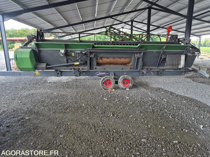 Coupe à Tapis Fendt - Poljoprivredna mašina: slika 4 Coupe à Tapis Fendt - Poljoprivredna mašina: slika 4