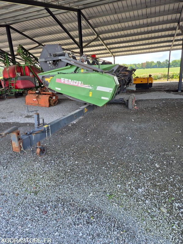 Coupe à Tapis Fendt - Poljoprivredna mašina: slika 1 Coupe à Tapis Fendt - Poljoprivredna mašina: slika 1