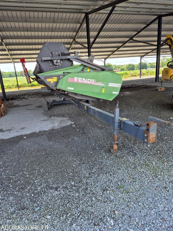 Coupe à Tapis Fendt - Poljoprivredna mašina: slika 2 Coupe à Tapis Fendt - Poljoprivredna mašina: slika 2