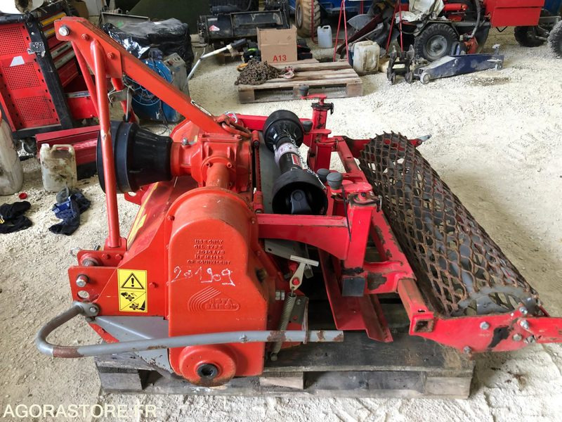 Enfouisseur de pierres DAIRON RD100NIV pour micro tracteur 22-35CV - Poljoprivredna mašina: slika 1 Enfouisseur de pierres DAIRON RD100NIV pour micro tracteur 22-35CV - Poljoprivredna mašina: slika 1