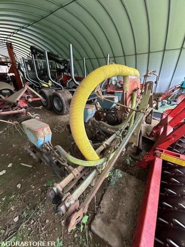 SEMOIR MONOSEM 4 RANGS - Poljoprivredna mašina: slika 4 SEMOIR MONOSEM 4 RANGS - Poljoprivredna mašina: slika 4