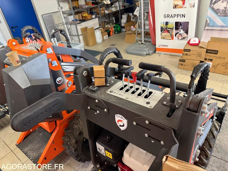 Porte outils SSQ11 PUROSANGUE Worky quad Plus Essence NEUF - Baštenska oprema: slika 4 Porte outils SSQ11 PUROSANGUE Worky quad Plus Essence NEUF - Baštenska oprema: slika 4