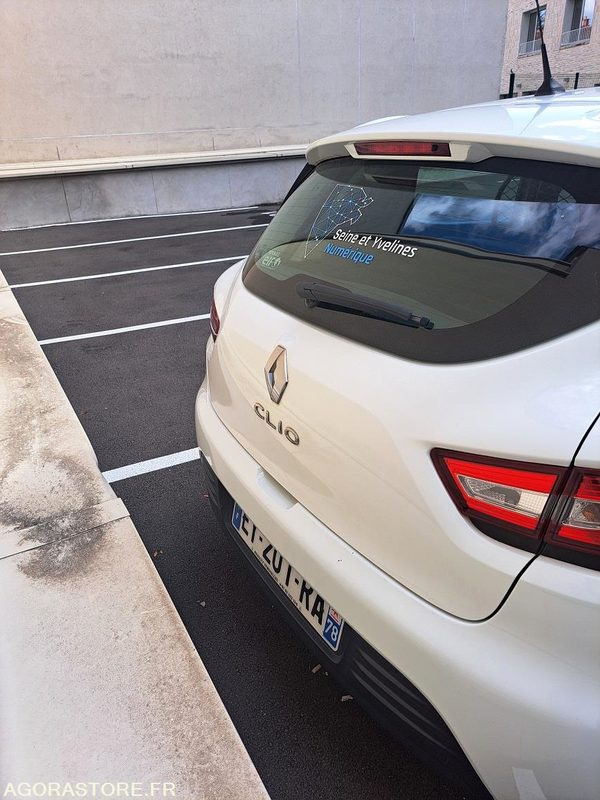 RENAULT - CLIO - 2018 - 79 000 KM - Automobil: slika 2 RENAULT - CLIO - 2018 - 79 000 KM - Automobil: slika 2