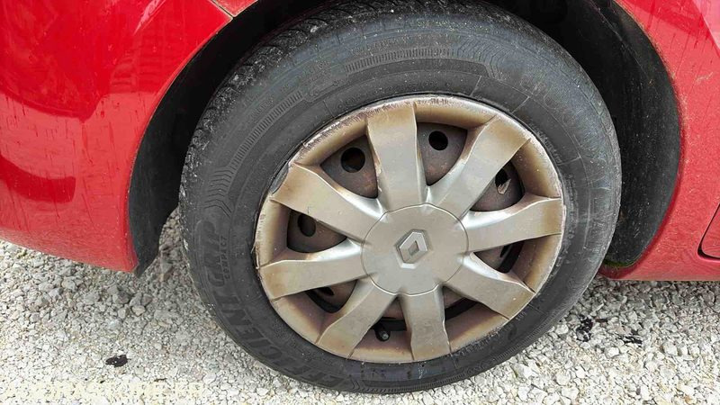 RENAULT CLIO 3 - 172 867 Kms- 2011-BR-693-MJ - Automobil: slika 5 RENAULT CLIO 3 - 172 867 Kms- 2011-BR-693-MJ - Automobil: slika 5