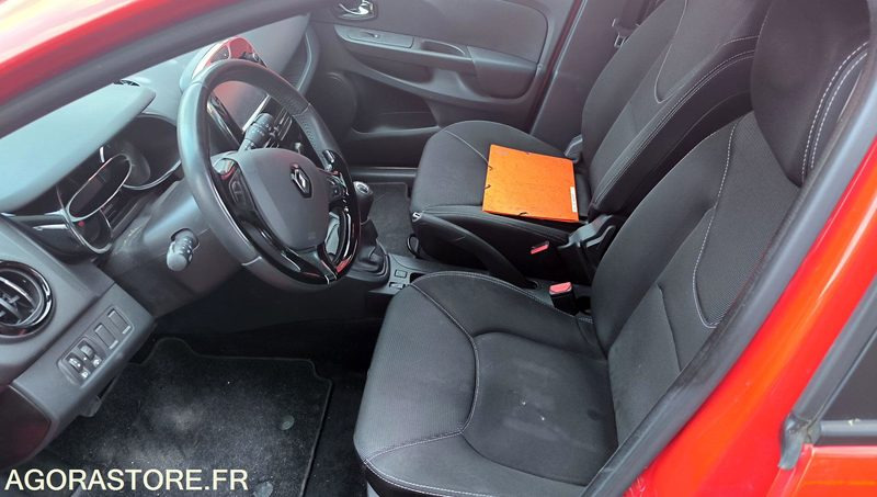 RENAULT CLIO IV ESTATE ZEN DCI 90 ECO2 - 2014 - 305509kms - Automobil: slika 3 RENAULT CLIO IV ESTATE ZEN DCI 90 ECO2 - 2014 - 305509kms - Automobil: slika 3