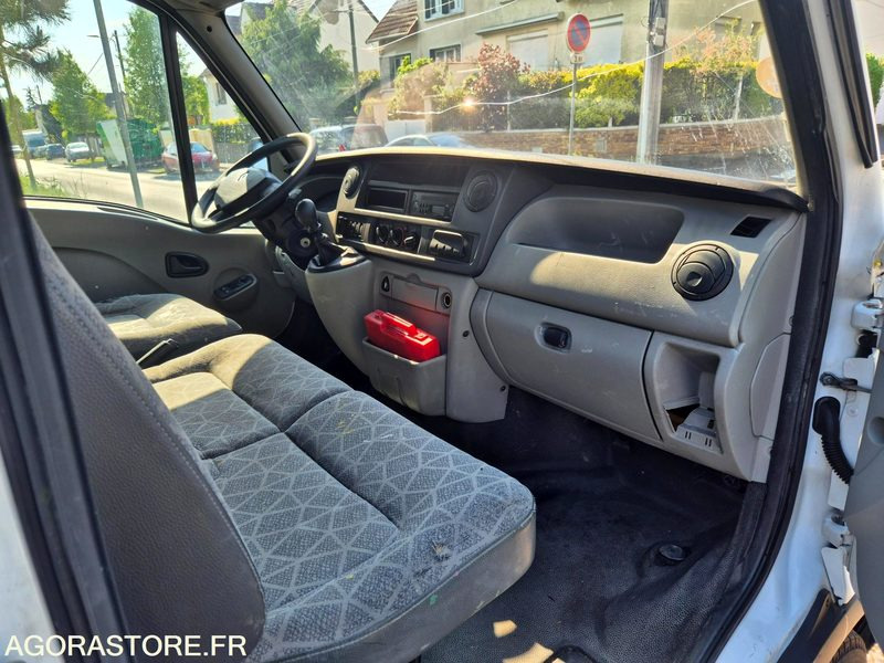 RENAULT MASTER 2.5 DCI 120 CV - 2008 - 182 425km - Furgon: slika 4 RENAULT MASTER 2.5 DCI 120 CV - 2008 - 182 425km - Furgon: slika 4