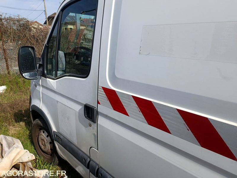 RENAULT MASTER - 2004 - 185782km - Furgon: slika 1 RENAULT MASTER - 2004 - 185782km - Furgon: slika 1