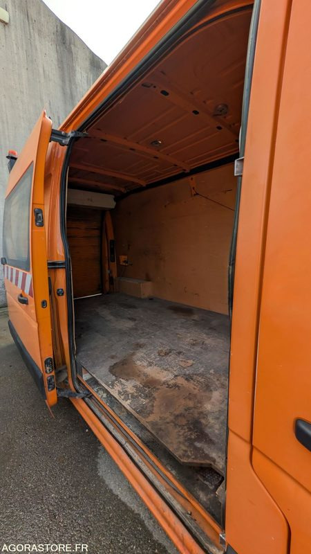 RENAULT MASTER BA-650-XB - 2010 - Furgon: slika 4 RENAULT MASTER BA-650-XB - 2010 - Furgon: slika 4