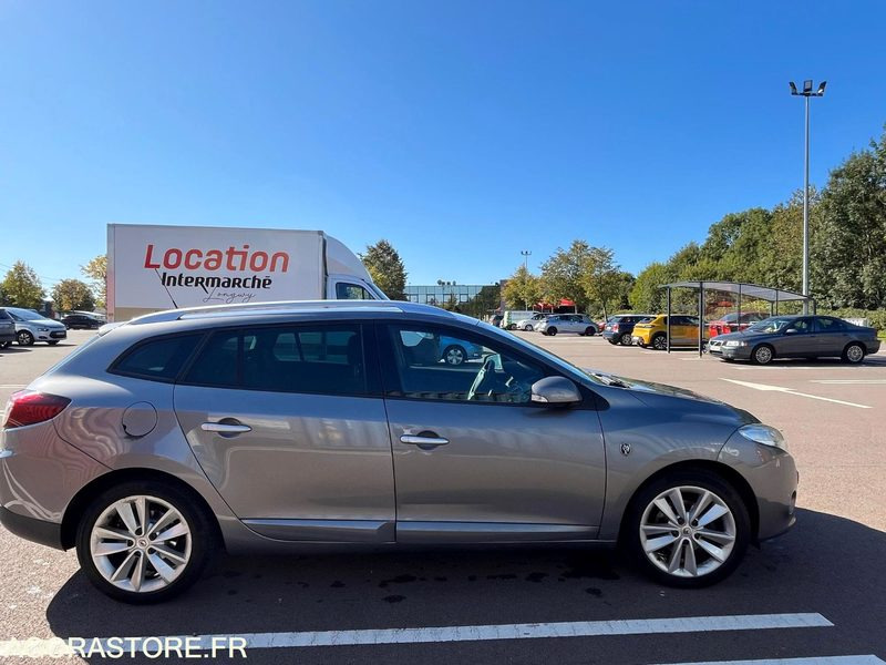 RENAULT MEGANE ESTATE XV DE FRANCE DCI 110 - Automobil: slika 5 RENAULT MEGANE ESTATE XV DE FRANCE DCI 110 - Automobil: slika 5