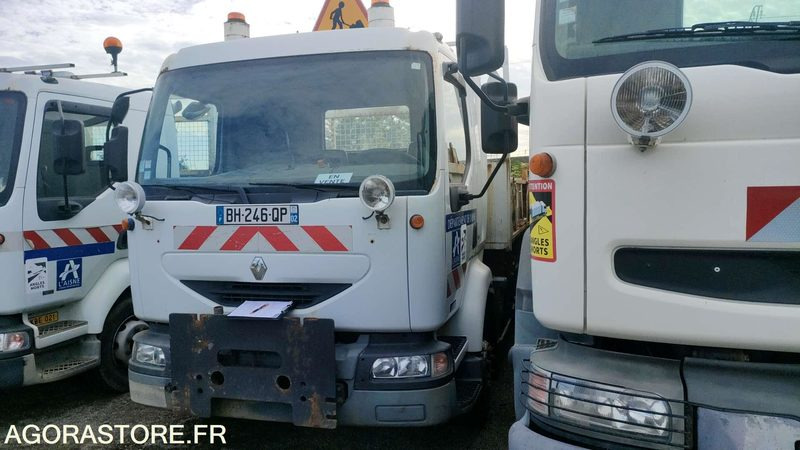 RENAULT MIDLUM 180 - 2003 - Dostavno vozilo kiper: slika 2 RENAULT MIDLUM 180 - 2003 - Dostavno vozilo kiper: slika 2
