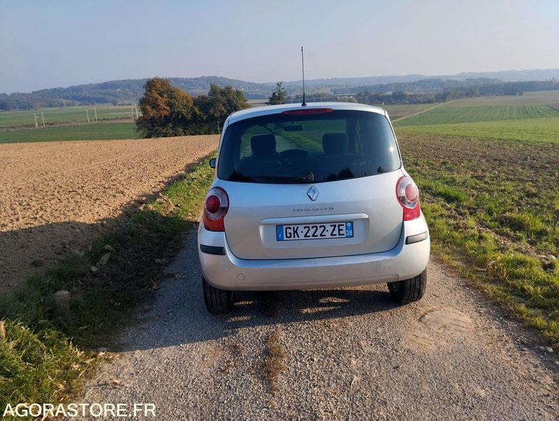 RENAULT MODUS - 102000 KILOMETRES - ESSENCE - Automobil: slika 5 RENAULT MODUS - 102000 KILOMETRES - ESSENCE - Automobil: slika 5