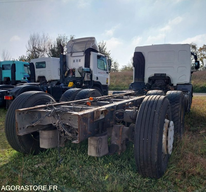 RENAULT PREMIUM 380-26 / 2010 / 475 190 km - Kamion sa golom šasijom i zatvorenom kabinom: slika 3 RENAULT PREMIUM 380-26 / 2010 / 475 190 km - Kamion sa golom šasijom i zatvorenom kabinom: slika 3