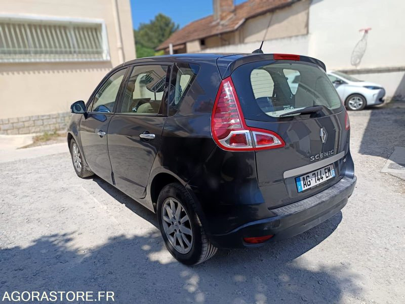 RENAULT SCENIC - 2009 - 154900KMS - Automobil: slika 5 RENAULT SCENIC - 2009 - 154900KMS - Automobil: slika 5