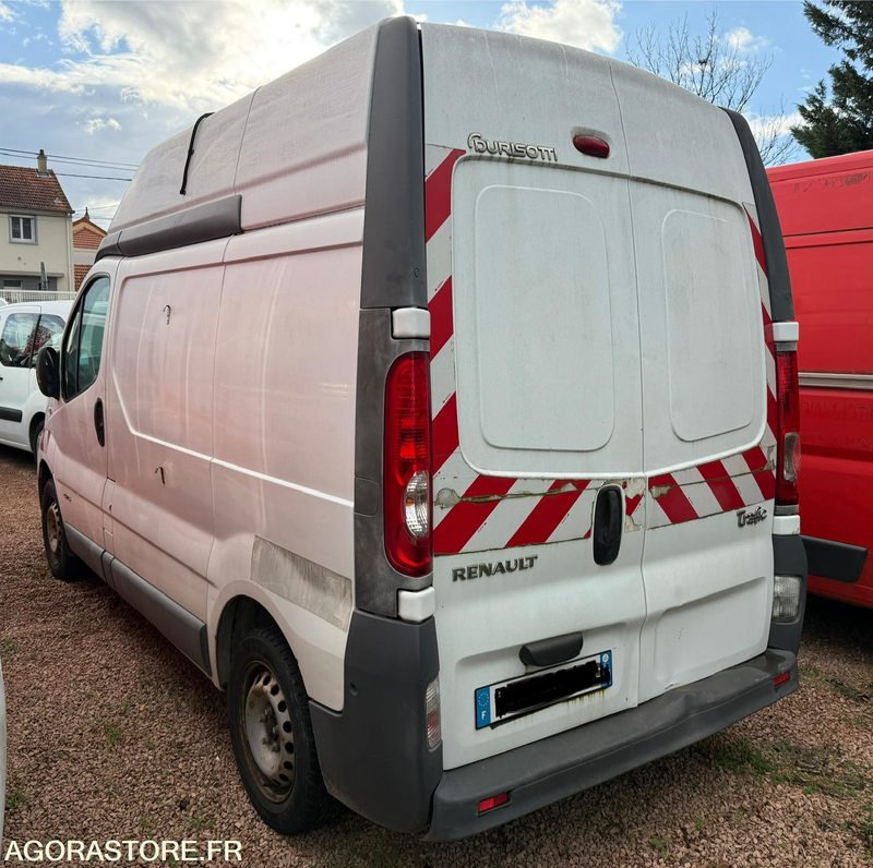RENAULT TRAFIC 2.0 DCI 115 CH L1H2 - 233176 - 2011 - Furgon: slika 4 RENAULT TRAFIC 2.0 DCI 115 CH L1H2 - 233176 - 2011 - Furgon: slika 4