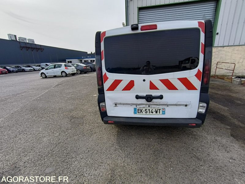 RENAULT TRAFIC - 283 019 KM - 2006 -EK-514-WT - Furgon: slika 4 RENAULT TRAFIC - 283 019 KM - 2006 -EK-514-WT - Furgon: slika 4