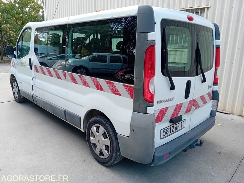 RENAULT TRAFIC DCI 115 L2H2 VP 9 places - Minibus: slika 4 RENAULT TRAFIC DCI 115 L2H2 VP 9 places - Minibus: slika 4