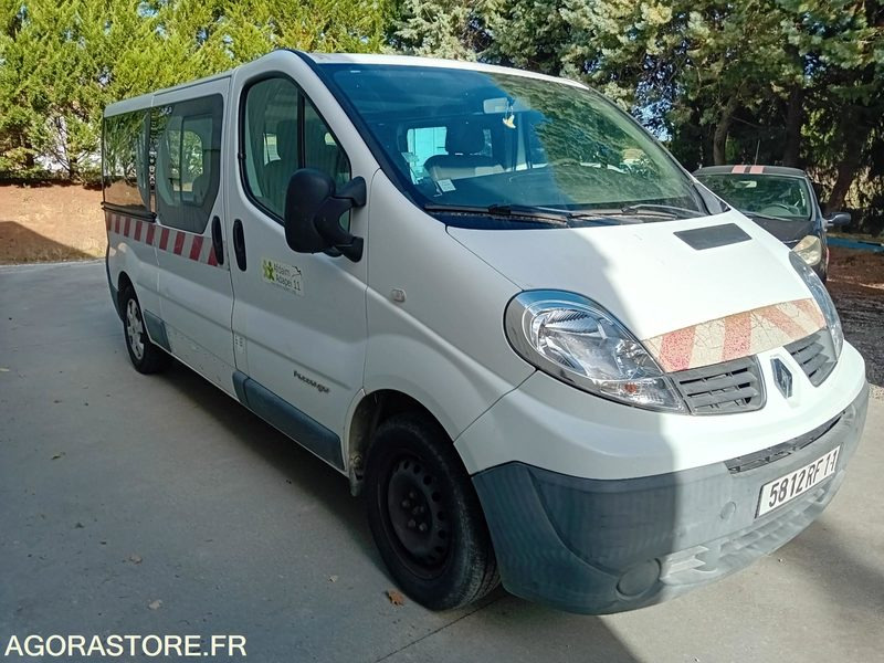 RENAULT TRAFIC DCI 115 L2H2 VP 9 places - Minibus: slika 2 RENAULT TRAFIC DCI 115 L2H2 VP 9 places - Minibus: slika 2