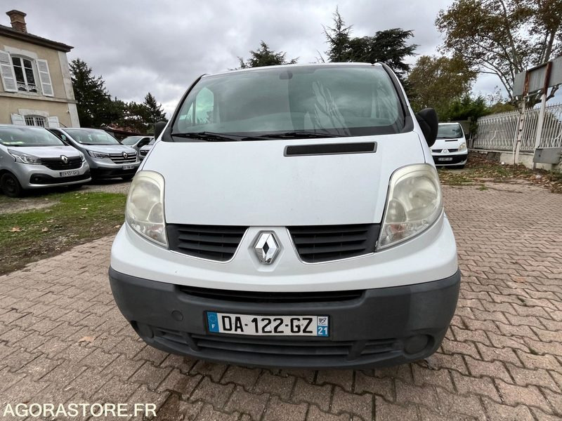 RENAULT TRAFIC L2H1 - 2013 / 202 310 KM - Furgon: slika 2 RENAULT TRAFIC L2H1 - 2013 / 202 310 KM - Furgon: slika 2