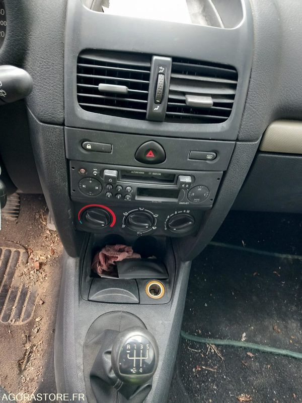 Automobil Renault Clio 6815SY53: slika 8 Automobil Renault Clio 6815SY53: slika 8