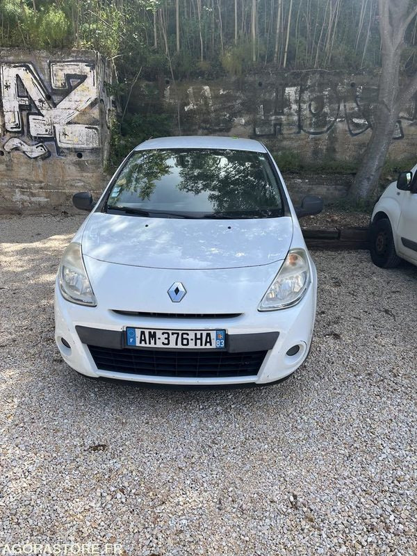Renault Clio - Automobil: slika 1 Renault Clio - Automobil: slika 1