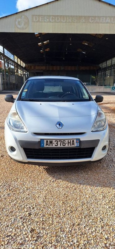 Renault Clio - Automobil: slika 2 Renault Clio - Automobil: slika 2