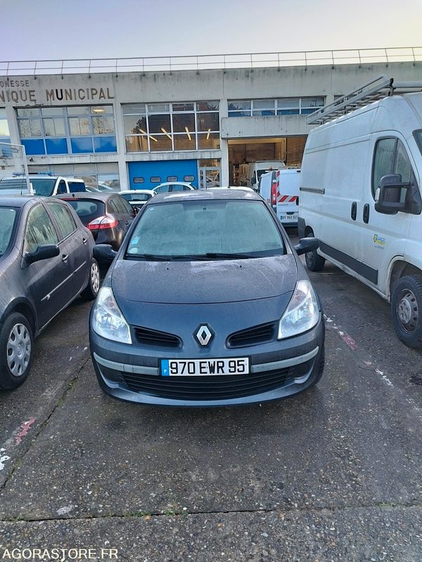 Renault Clio - Automobil: slika 4 Renault Clio - Automobil: slika 4