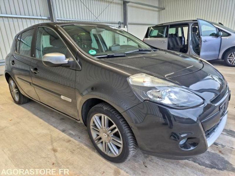 Renault Clio III Phase 2 – TomTom Edition 1.2 75 – 2011 – Seulement 33 200 km – - Automobil: slika 5 Renault Clio III Phase 2 – TomTom Edition 1.2 75 – 2011 – Seulement 33 200 km – - Automobil: slika 5