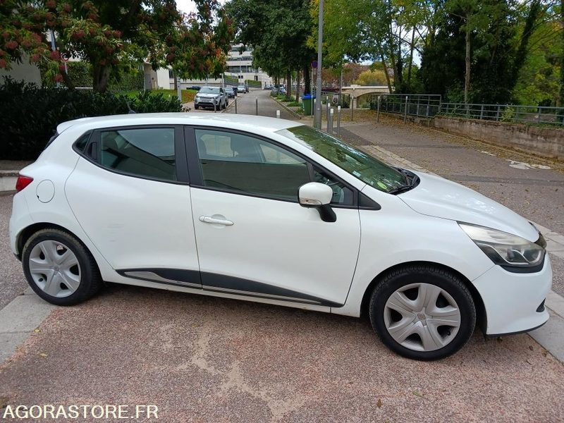 Automobil Renault Clio IV 5 Portes 1.5 dCi FAP Energy eco2 S&S 90 cv: slika 9 Automobil Renault Clio IV 5 Portes 1.5 dCi FAP Energy eco2 S&S 90 cv: slika 9