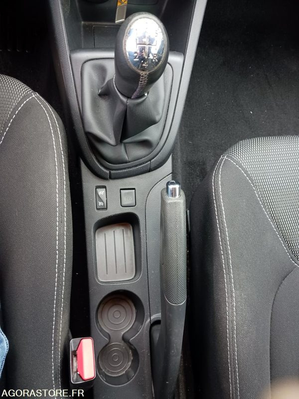 Automobil Renault Clio IV 5 Portes 1.5 dCi FAP Energy eco2 S&S 90 cv: slika 12 Automobil Renault Clio IV 5 Portes 1.5 dCi FAP Energy eco2 S&S 90 cv: slika 12