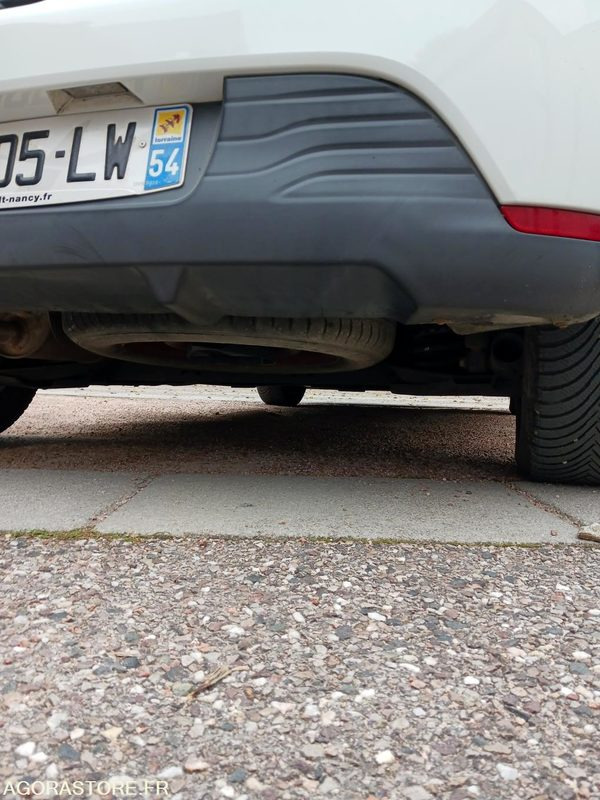 Automobil Renault Clio IV 5 Portes 1.5 dCi FAP Energy eco2 S&S 90 cv: slika 8 Automobil Renault Clio IV 5 Portes 1.5 dCi FAP Energy eco2 S&S 90 cv: slika 8