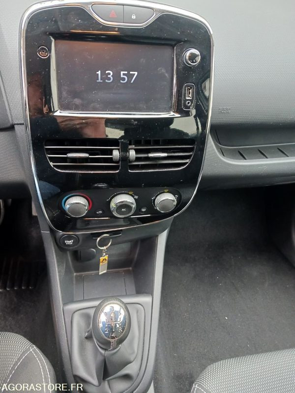 Automobil Renault Clio IV 5 Portes 1.5 dCi FAP Energy eco2 S&S 90 cv: slika 11 Automobil Renault Clio IV 5 Portes 1.5 dCi FAP Energy eco2 S&S 90 cv: slika 11