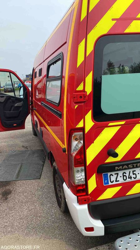 Renault Master III - 23/10/2013 - Vozilo hitne pomoći: slika 3 Renault Master III - 23/10/2013 - Vozilo hitne pomoći: slika 3
