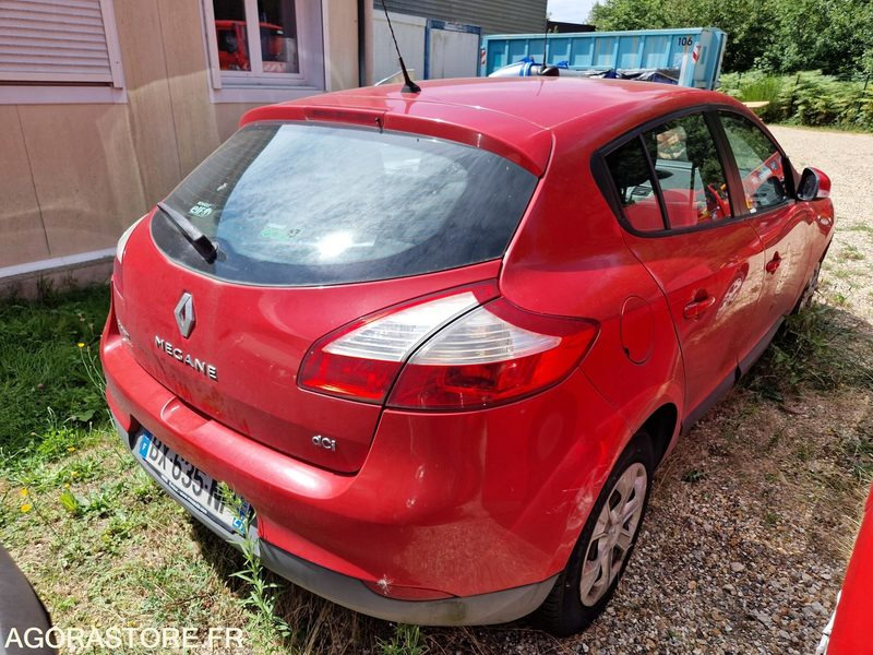 Renault Megane - 2011 - 189868 - BX635NP - Automobil: slika 3 Renault Megane - 2011 - 189868 - BX635NP - Automobil: slika 3