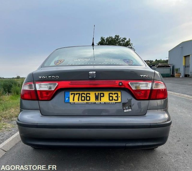 SEAT TOLEDO 1.9 TDI 110 CH - 2000 - 208 500 kms - Automobil: slika 4 SEAT TOLEDO 1.9 TDI 110 CH - 2000 - 208 500 kms - Automobil: slika 4